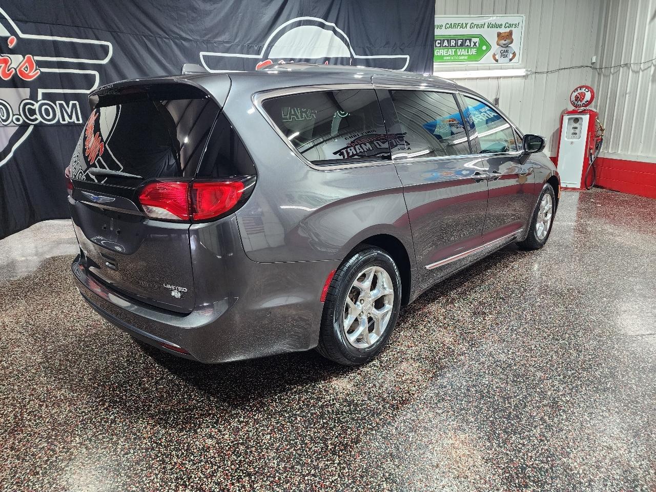 Chrysler Pacifica Limited FWD 2018