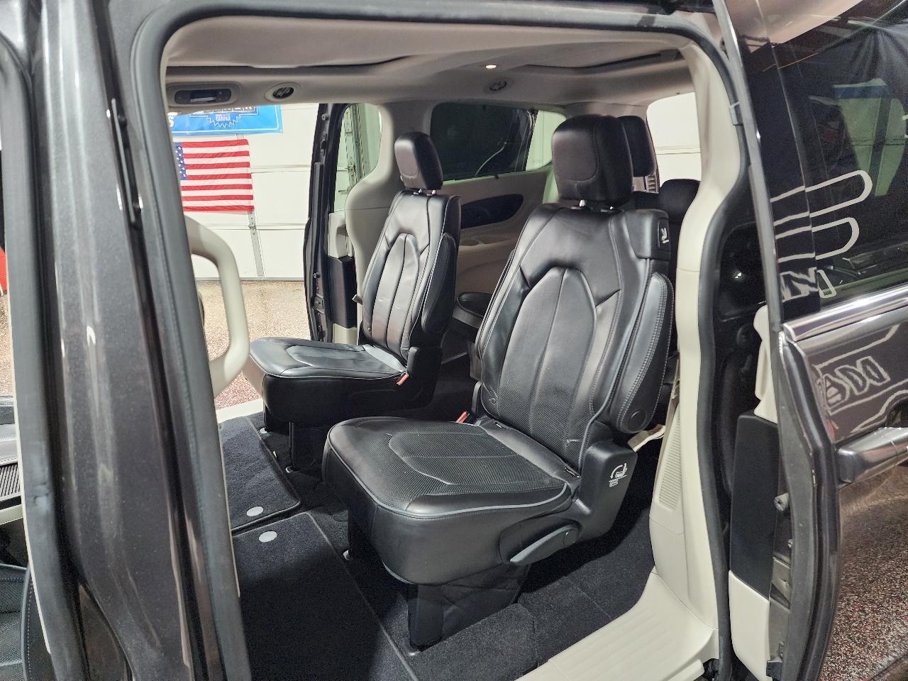 Chrysler Pacifica Limited FWD 2018