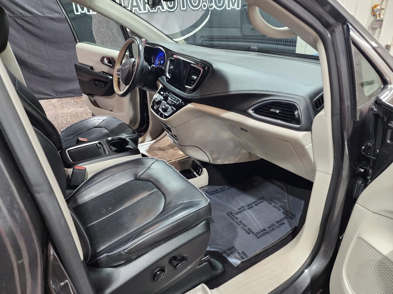 Chrysler Pacifica Limited FWD 2018