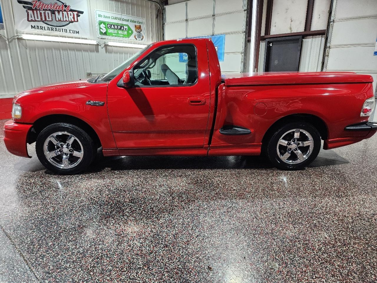 Ford F-150 Reg Cab Flareside 120" Lightning 2001
