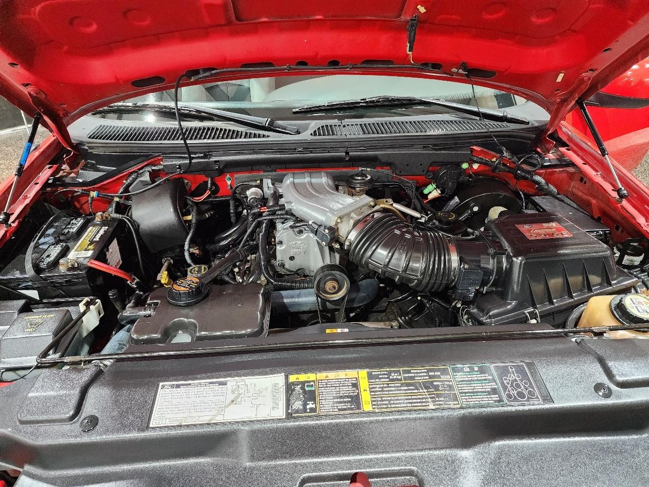 Ford F-150 Reg Cab Flareside 120" Lightning 2001