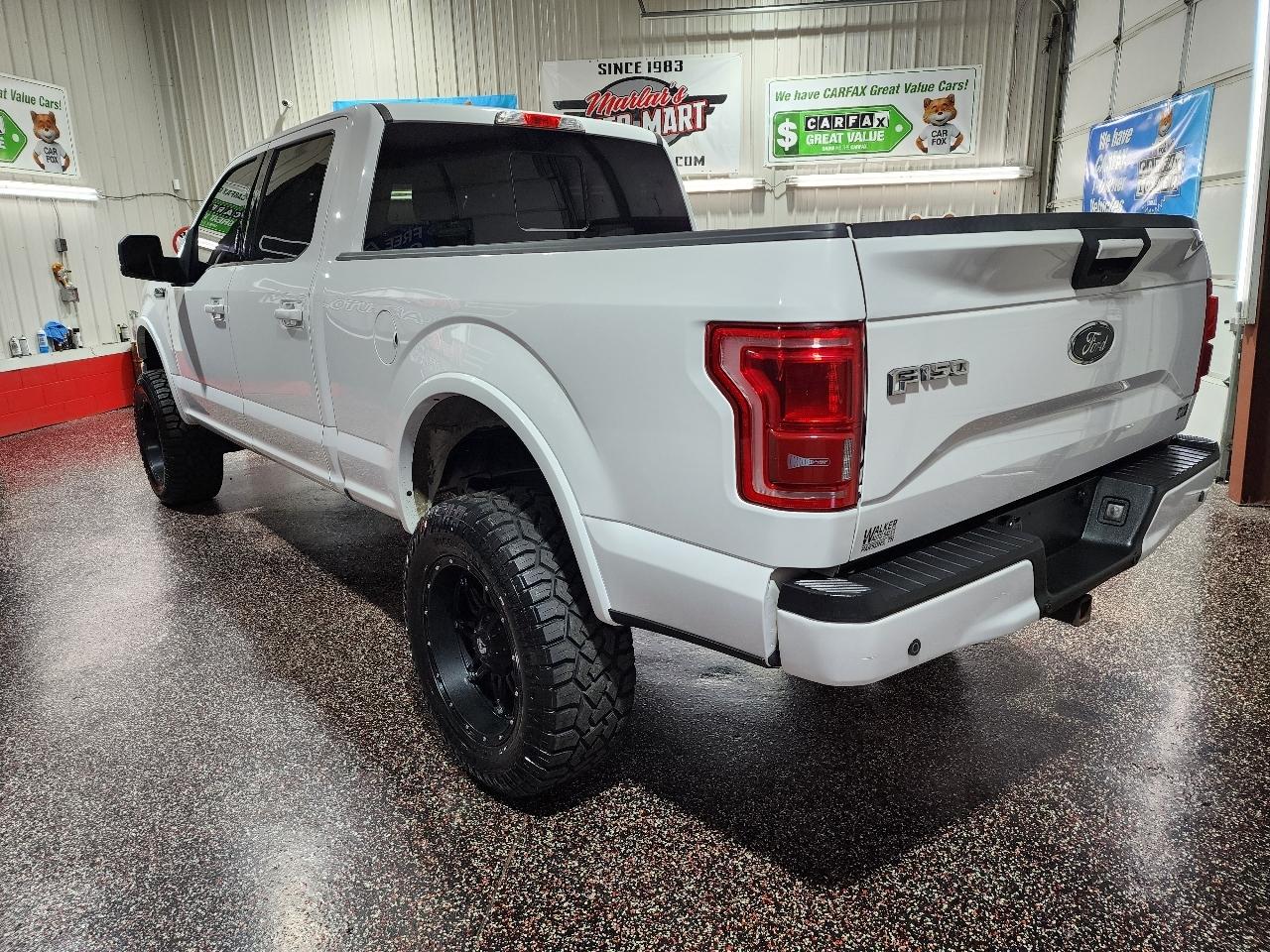 Ford F-150 4WD SuperCrew 157" Lariat w/HD Payload Pkg 2015