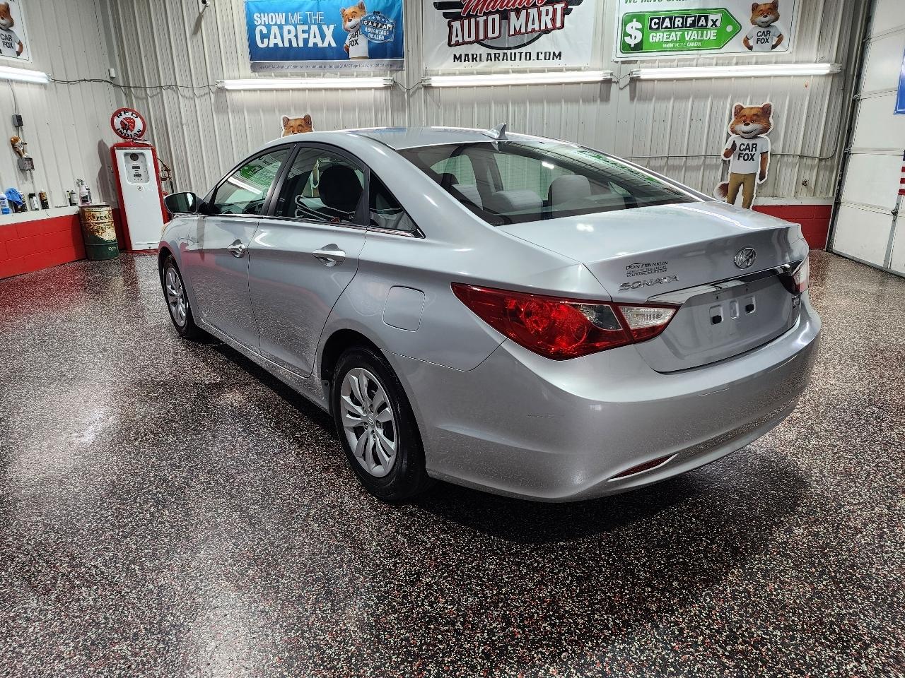 Hyundai Sonata 4dr Sdn 2.4L Auto GLS 2011