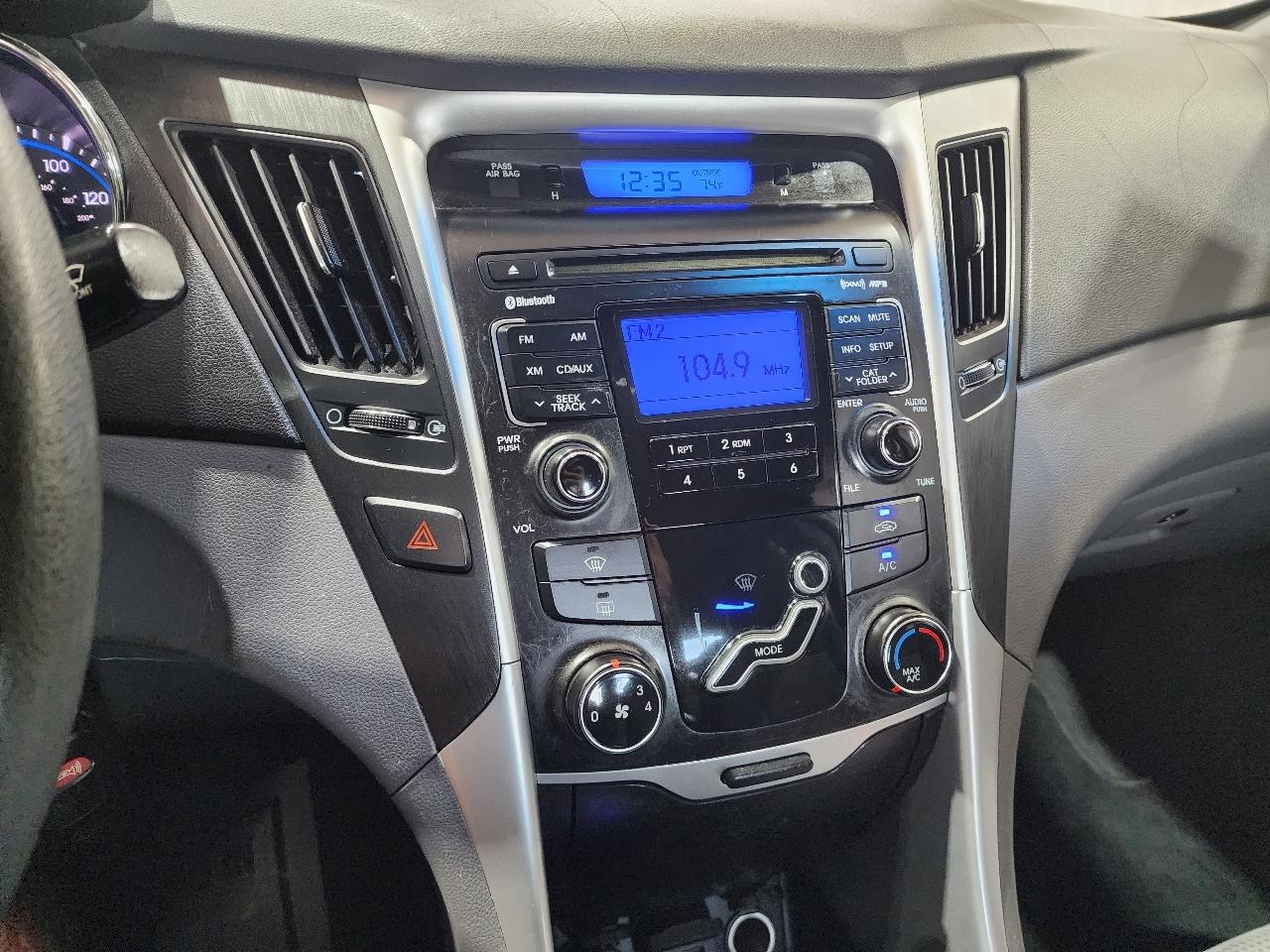 Hyundai Sonata 4dr Sdn 2.4L Auto GLS 2011