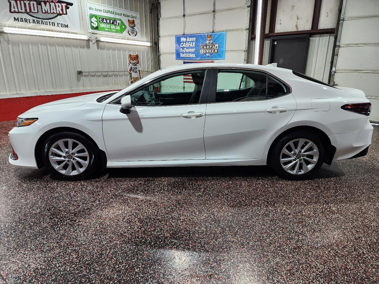 Toyota Camry LE Auto (Natl) 2022