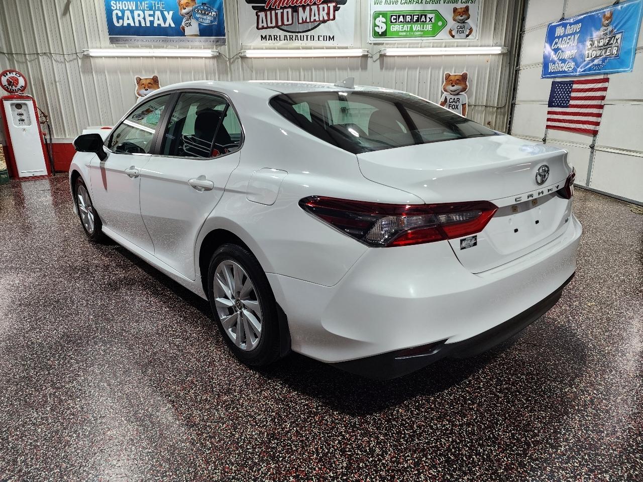 Toyota Camry LE Auto (Natl) 2022