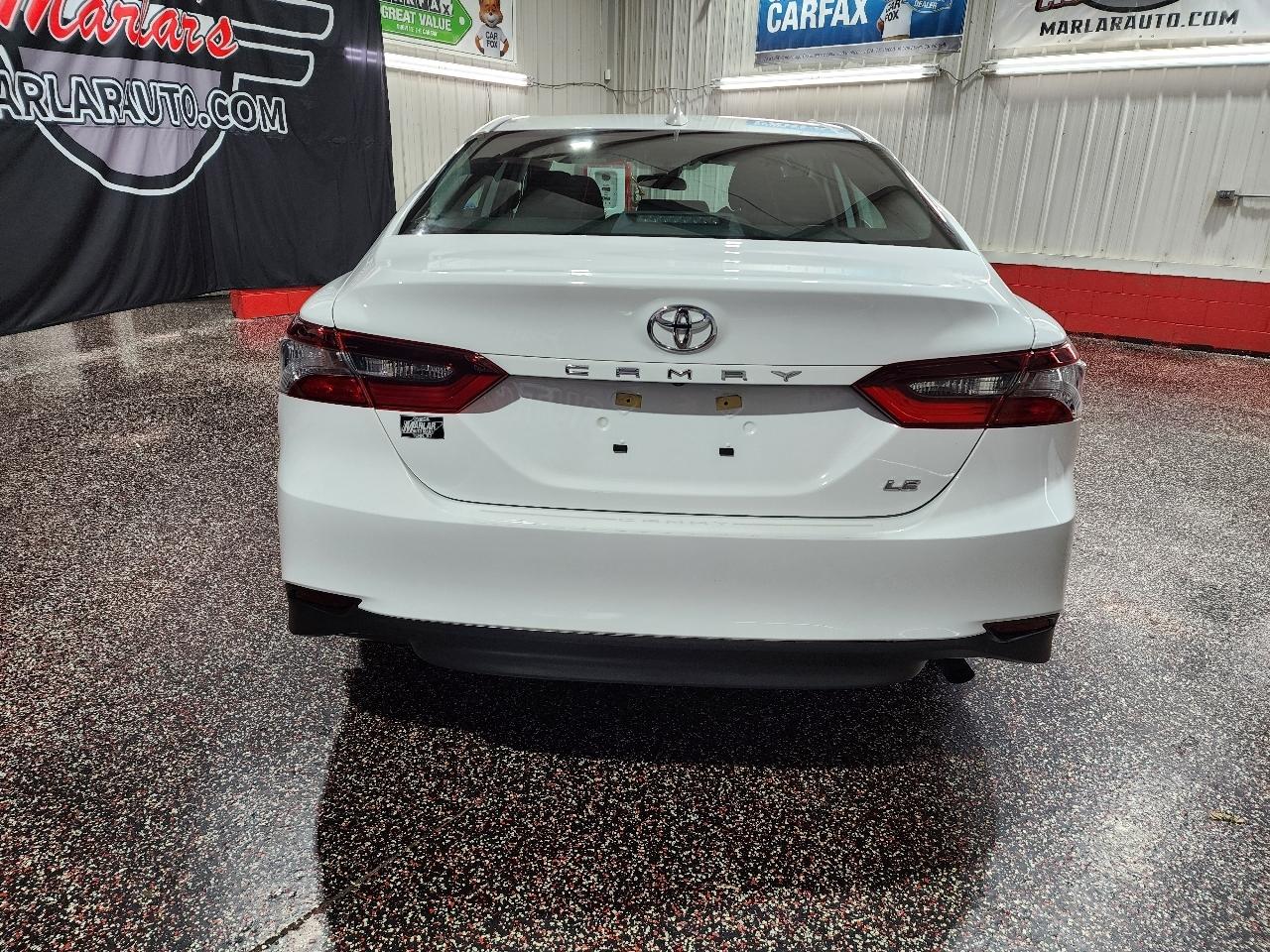 Toyota Camry LE Auto (Natl) 2022