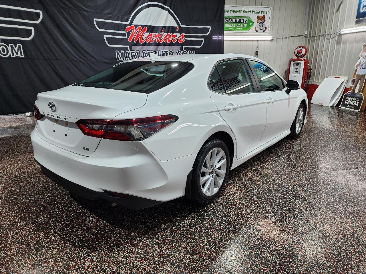 Toyota Camry LE Auto (Natl) 2022