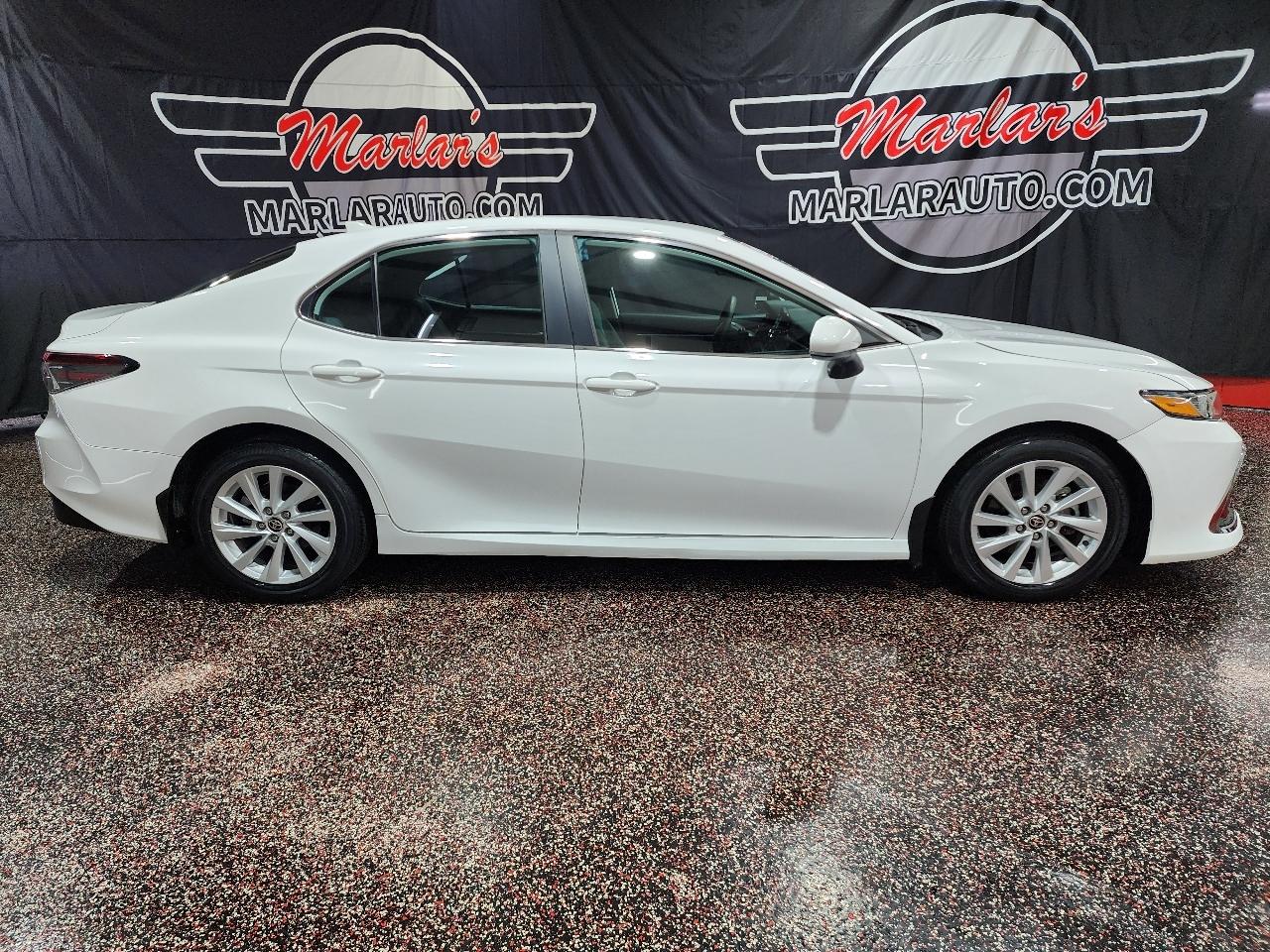 Toyota Camry LE Auto (Natl) 2022
