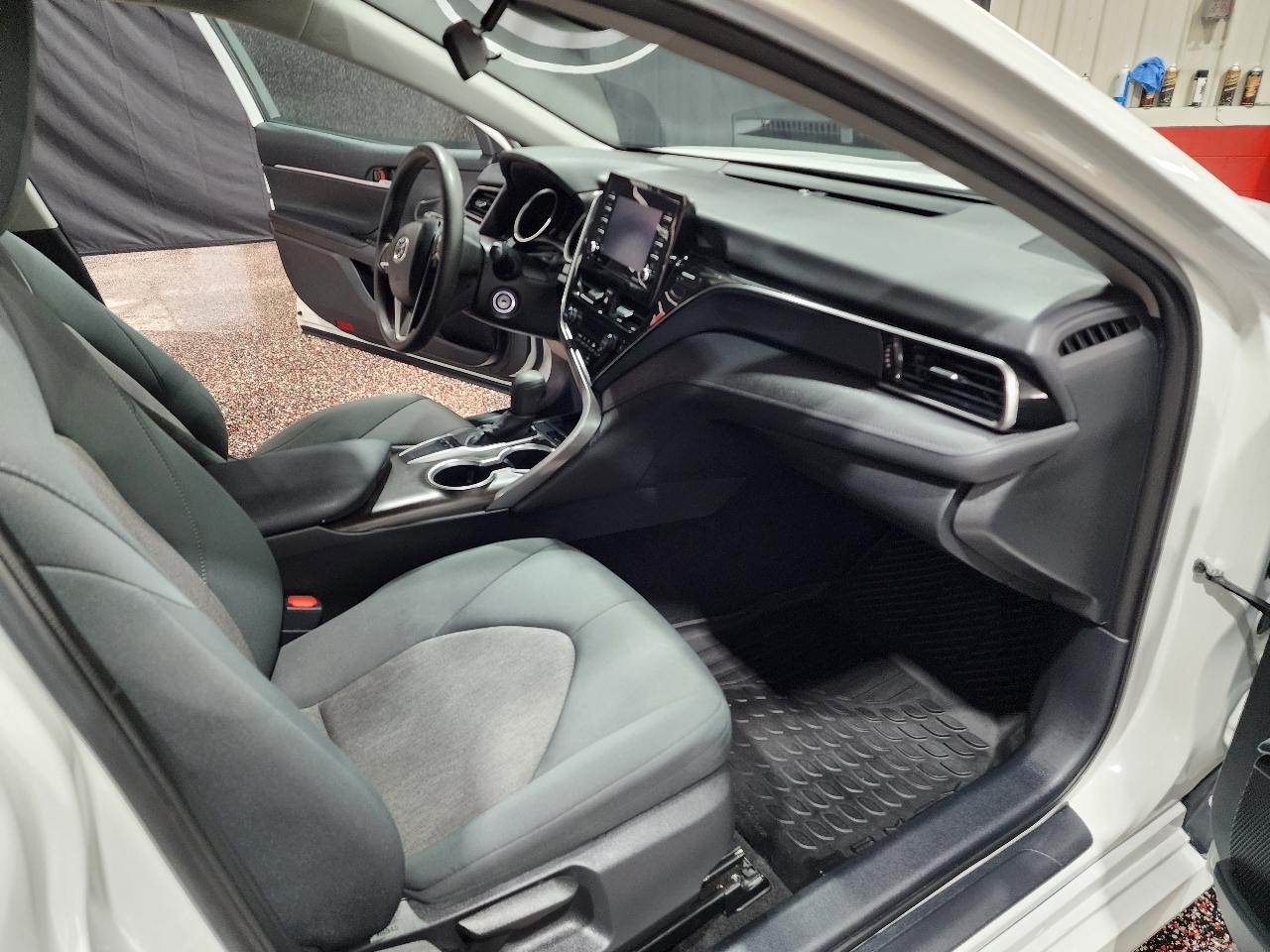 Toyota Camry LE Auto (Natl) 2022