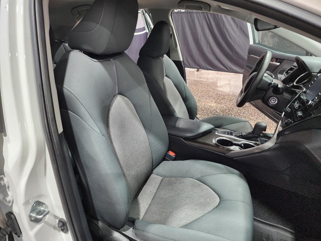 Toyota Camry LE Auto (Natl) 2022