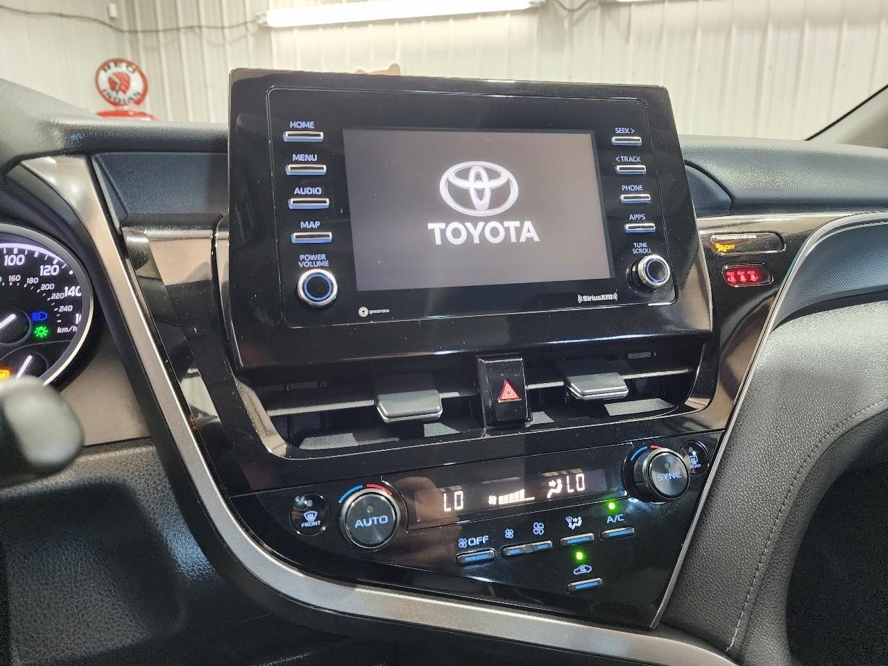 Toyota Camry LE Auto (Natl) 2022