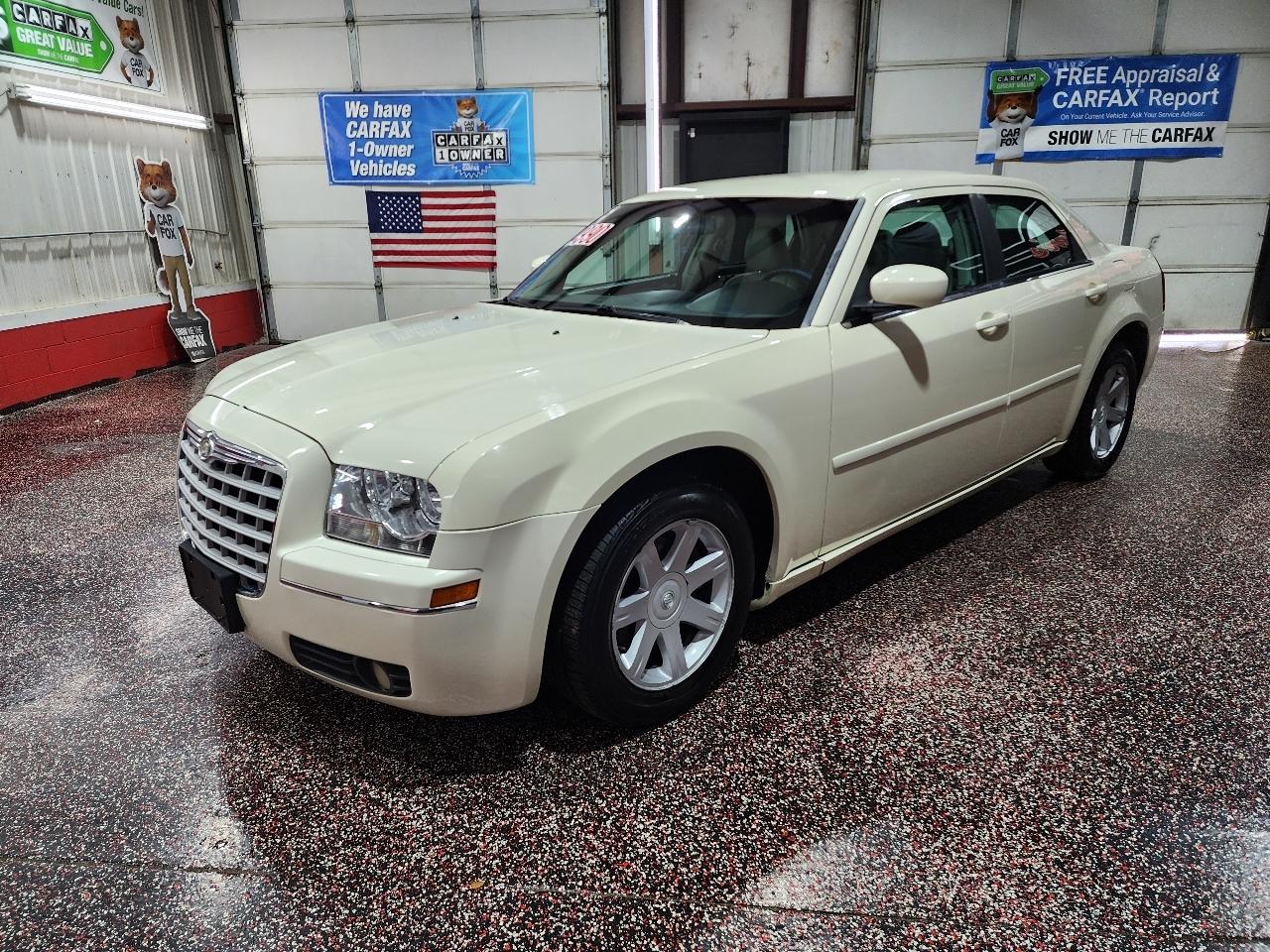 Chrysler 300 4dr Sdn 300 Touring *Ltd Avail* 2005
