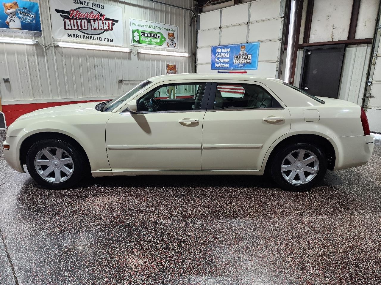 Chrysler 300 4dr Sdn 300 Touring *Ltd Avail* 2005