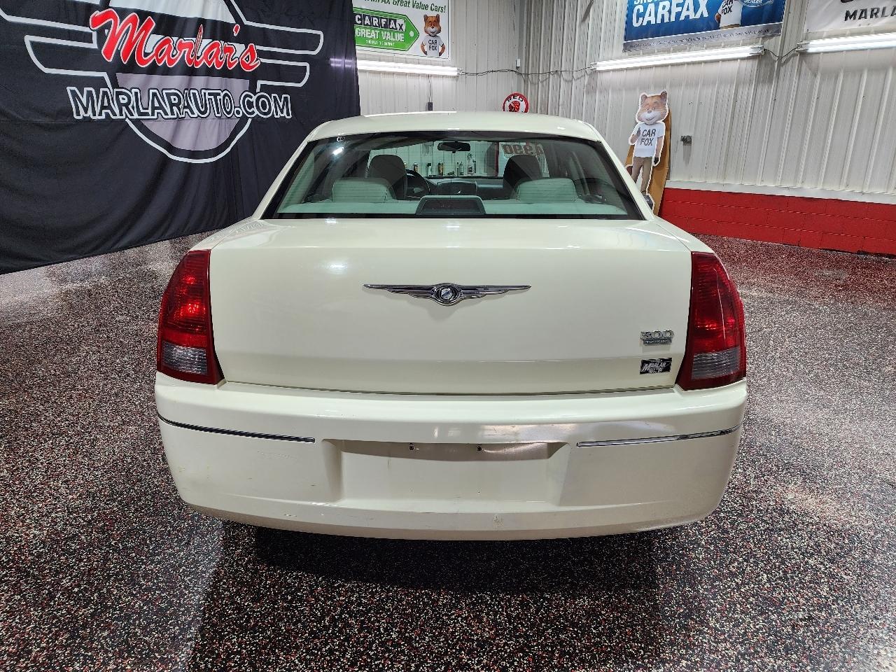 Chrysler 300 4dr Sdn 300 Touring *Ltd Avail* 2005