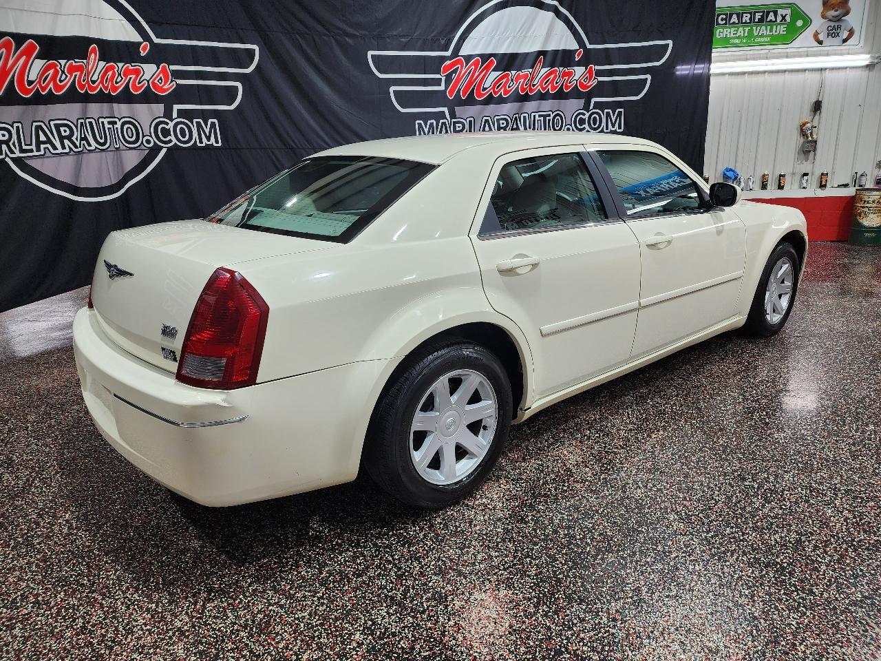 Chrysler 300 4dr Sdn 300 Touring *Ltd Avail* 2005