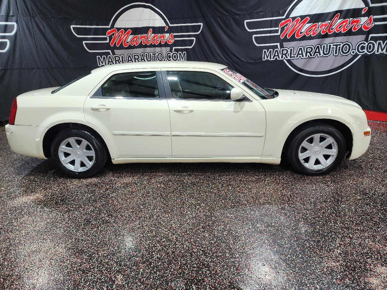 Chrysler 300 4dr Sdn 300 Touring *Ltd Avail* 2005