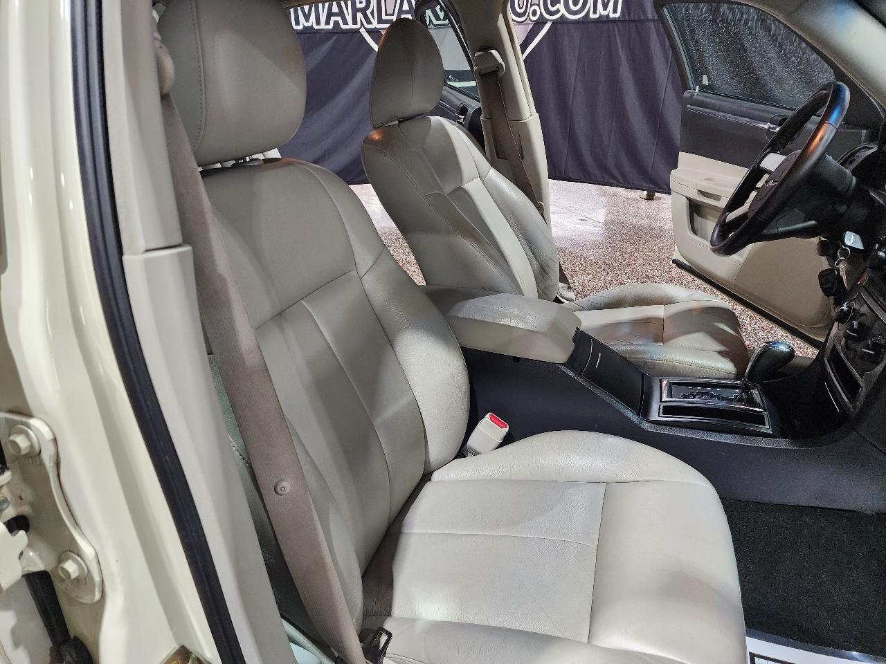 Chrysler 300 4dr Sdn 300 Touring *Ltd Avail* 2005