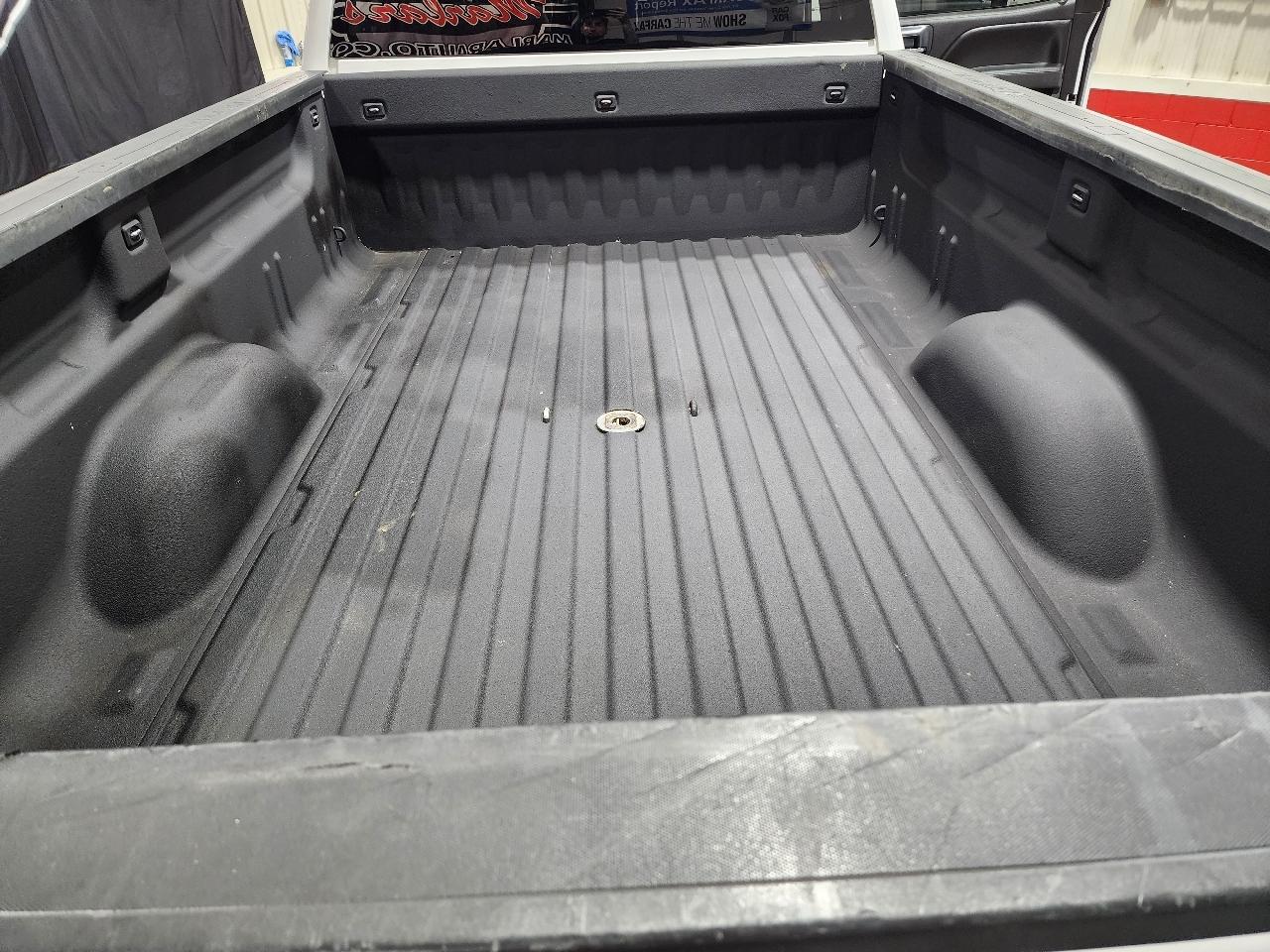 Chevrolet Silverado 2500HD Built After Aug 14 4WD Crew Cab 167.7" LT 2015