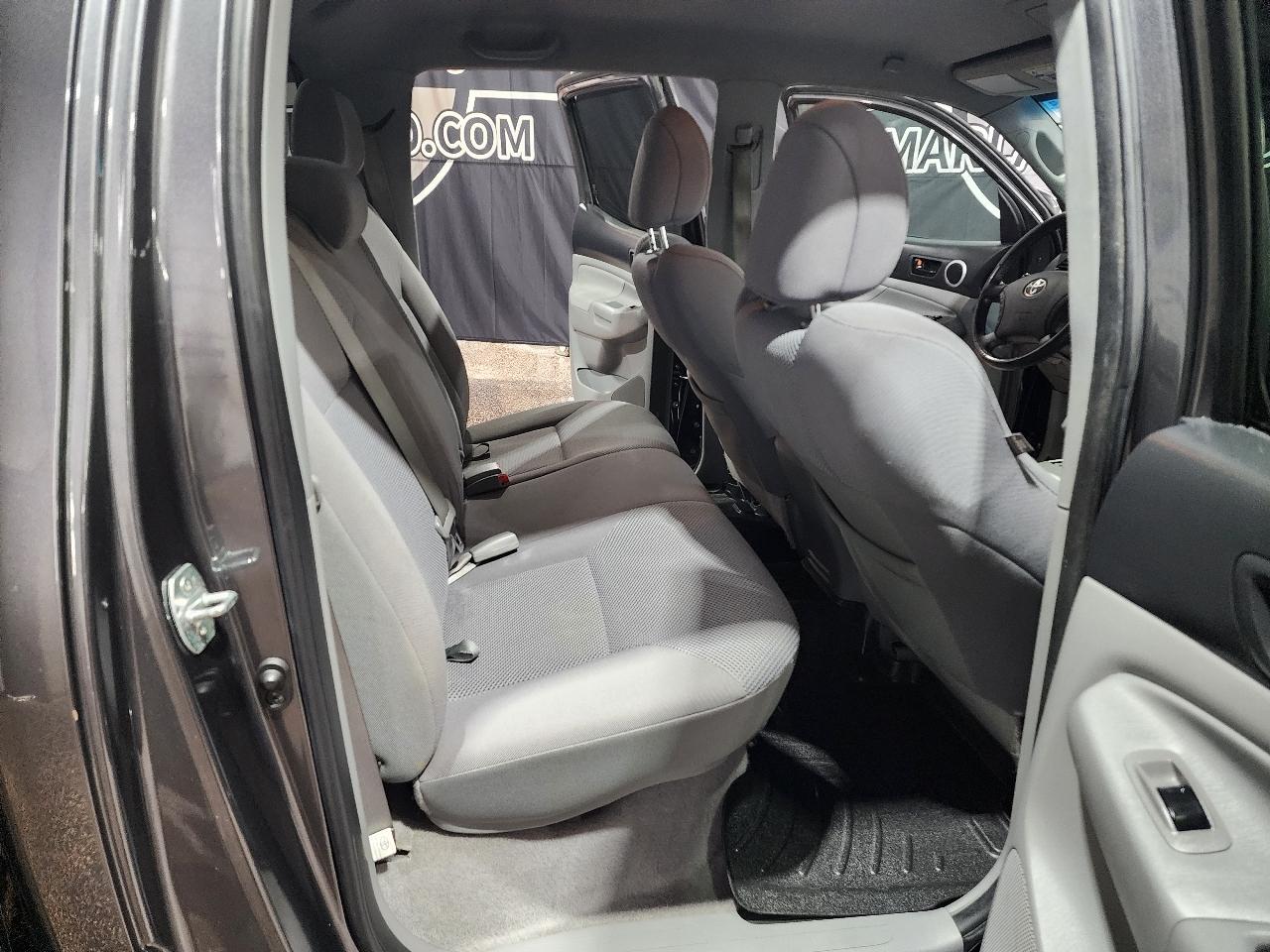 Toyota Tacoma 4WD Double V6 MT (Natl) 2011