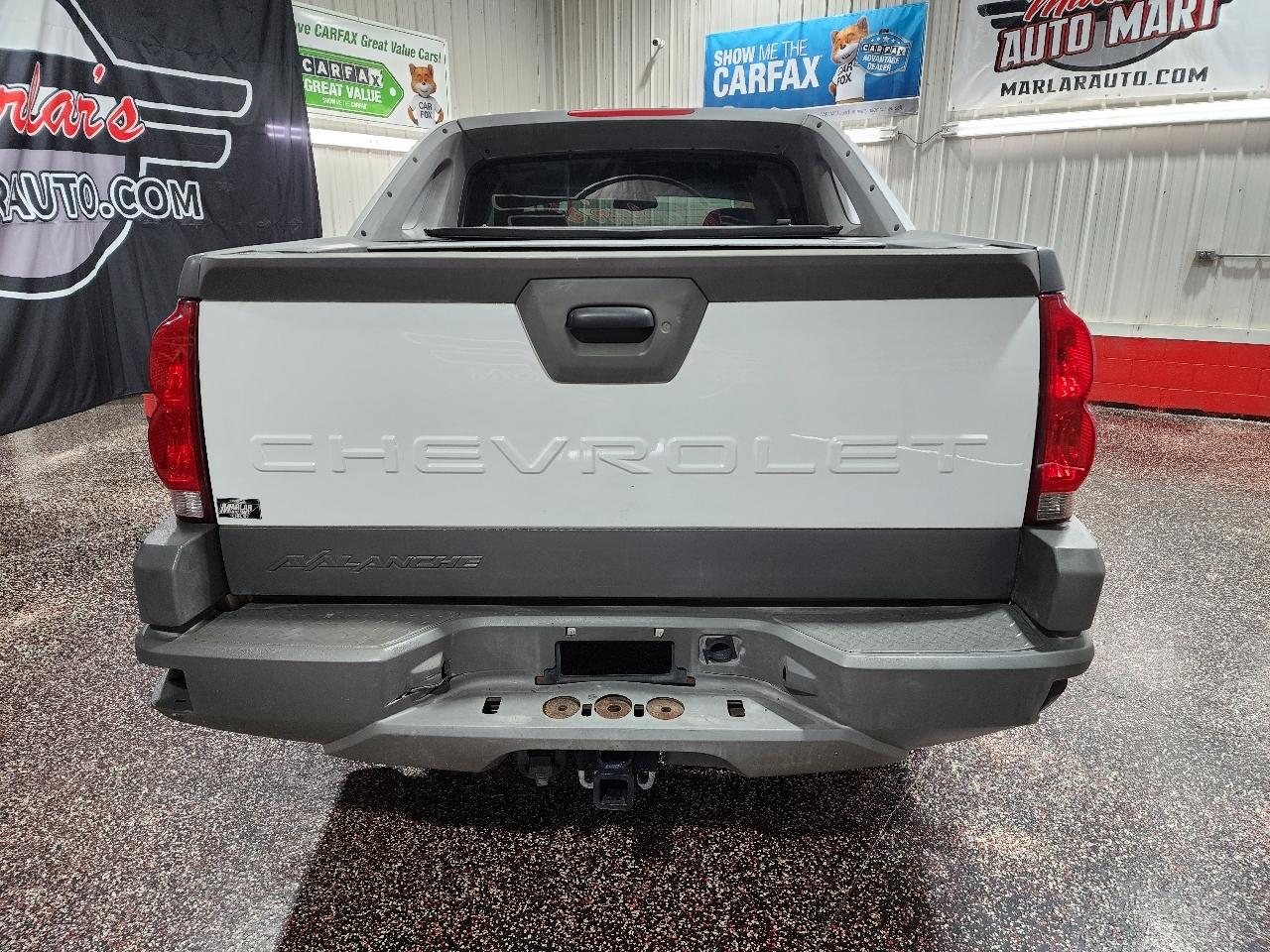Chevrolet Avalanche 1500 5dr Crew Cab 130" WB 2002