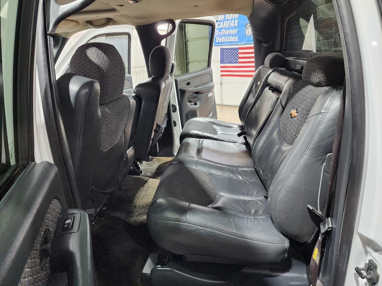 Chevrolet Avalanche 1500 5dr Crew Cab 130" WB 2002