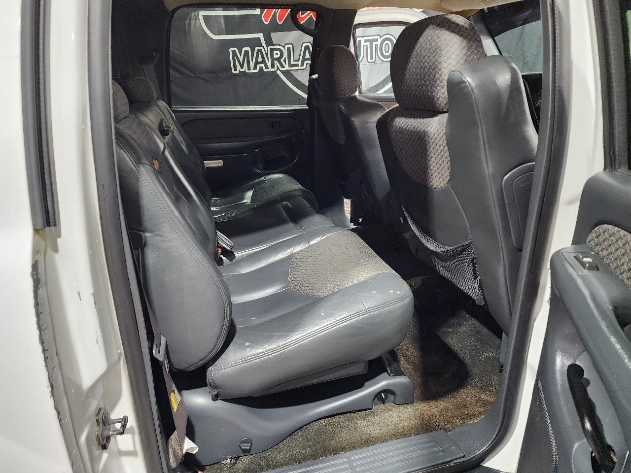 Chevrolet Avalanche 1500 5dr Crew Cab 130" WB 2002