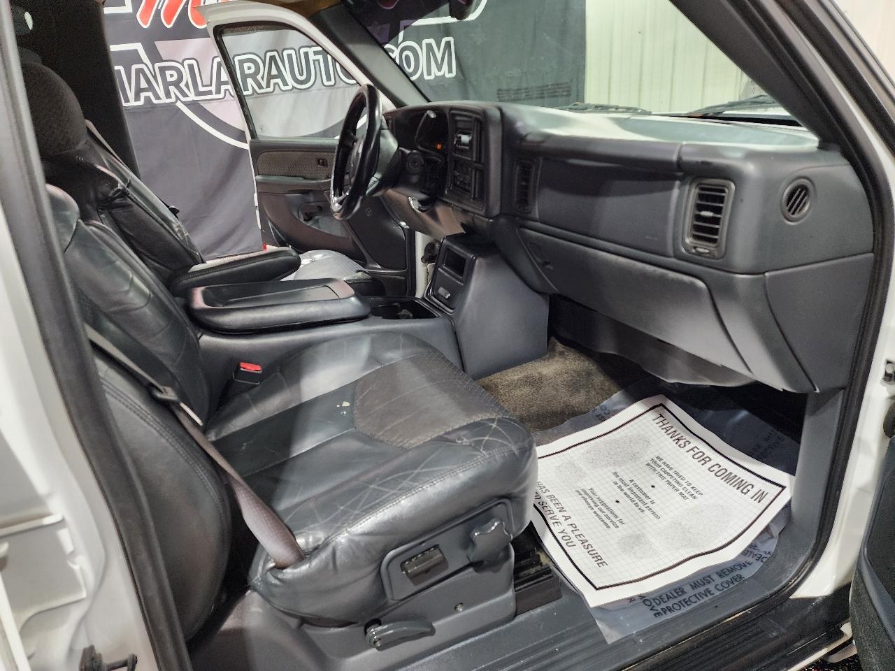 Chevrolet Avalanche 1500 5dr Crew Cab 130" WB 2002