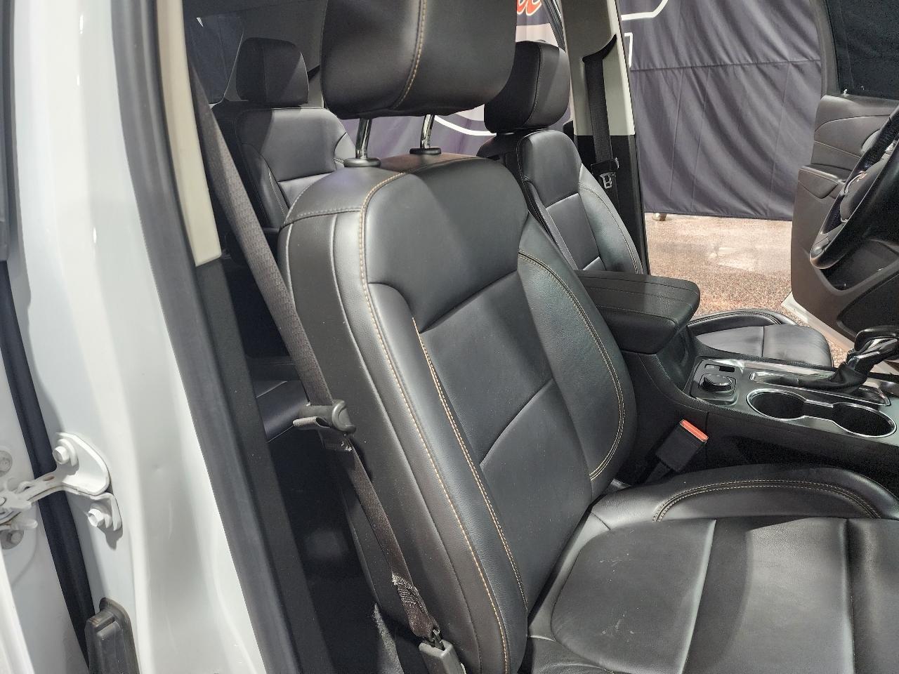 Chevrolet Traverse FWD 4dr LT Leather 2021
