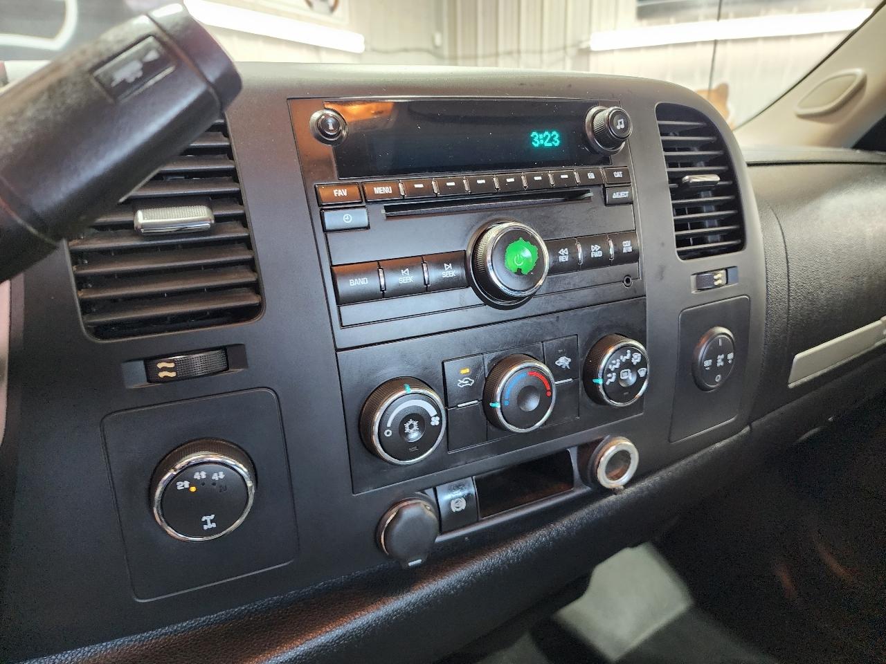 Chevrolet Silverado 3500HD 4WD Crew Cab 171.5" WB, 59.4" CA LT 2012