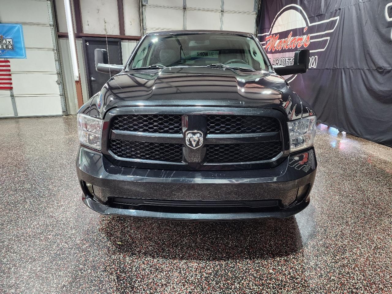 RAM 1500 4WD Crew Cab 140.5" Express 2016