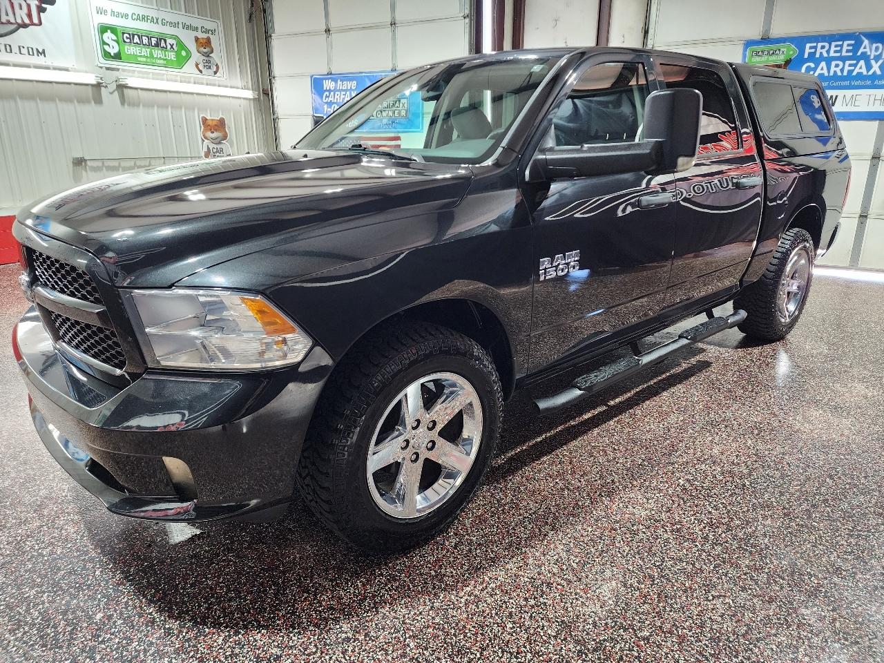 RAM 1500 4WD Crew Cab 140.5" Express 2016