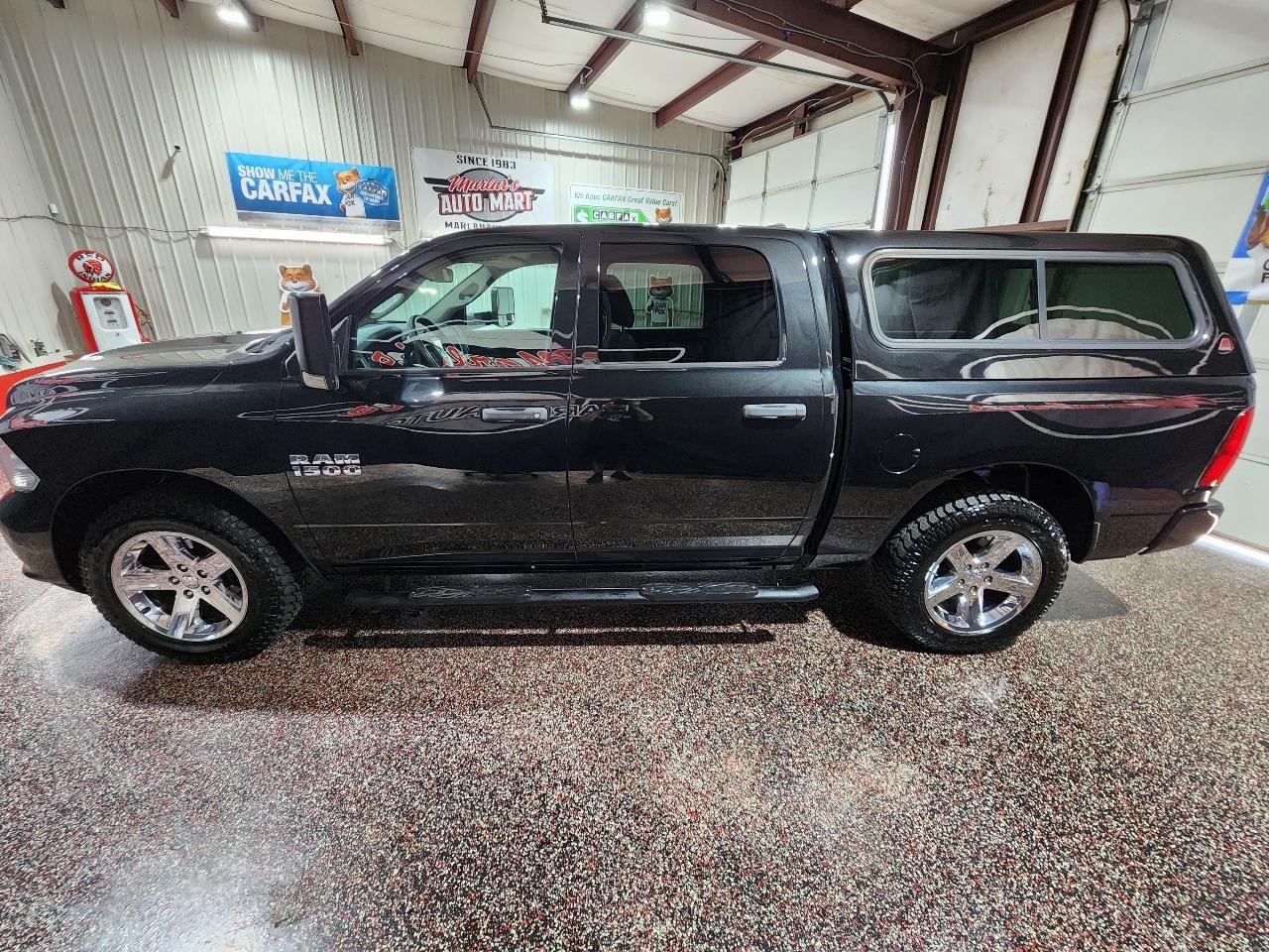RAM 1500 4WD Crew Cab 140.5" Express 2016
