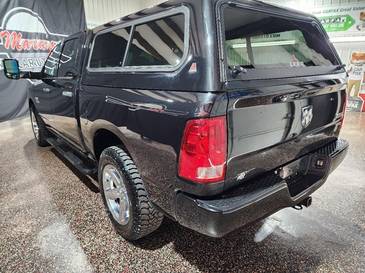 RAM 1500 4WD Crew Cab 140.5" Express 2016