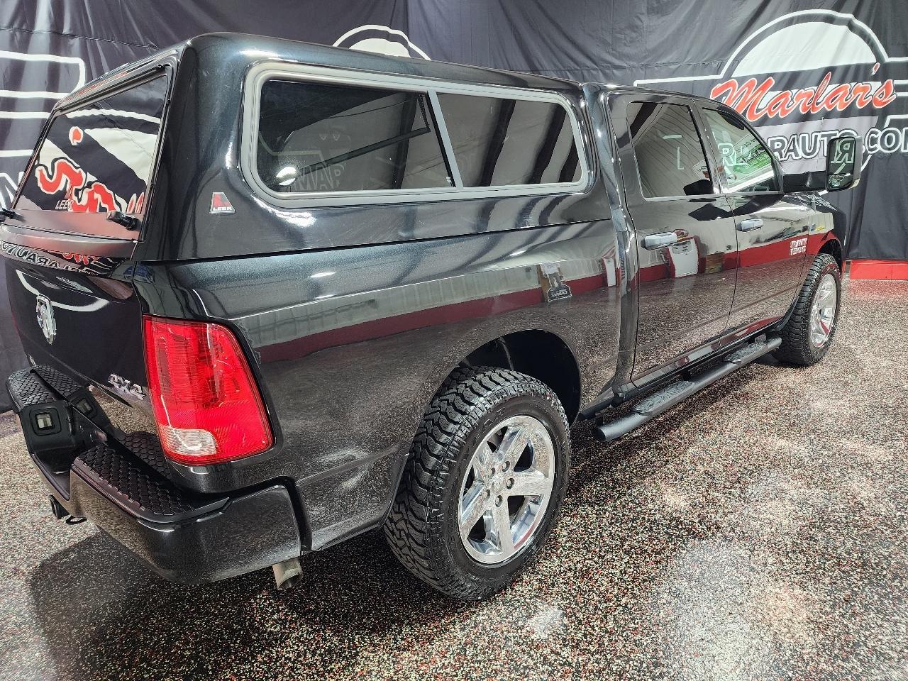 RAM 1500 4WD Crew Cab 140.5" Express 2016
