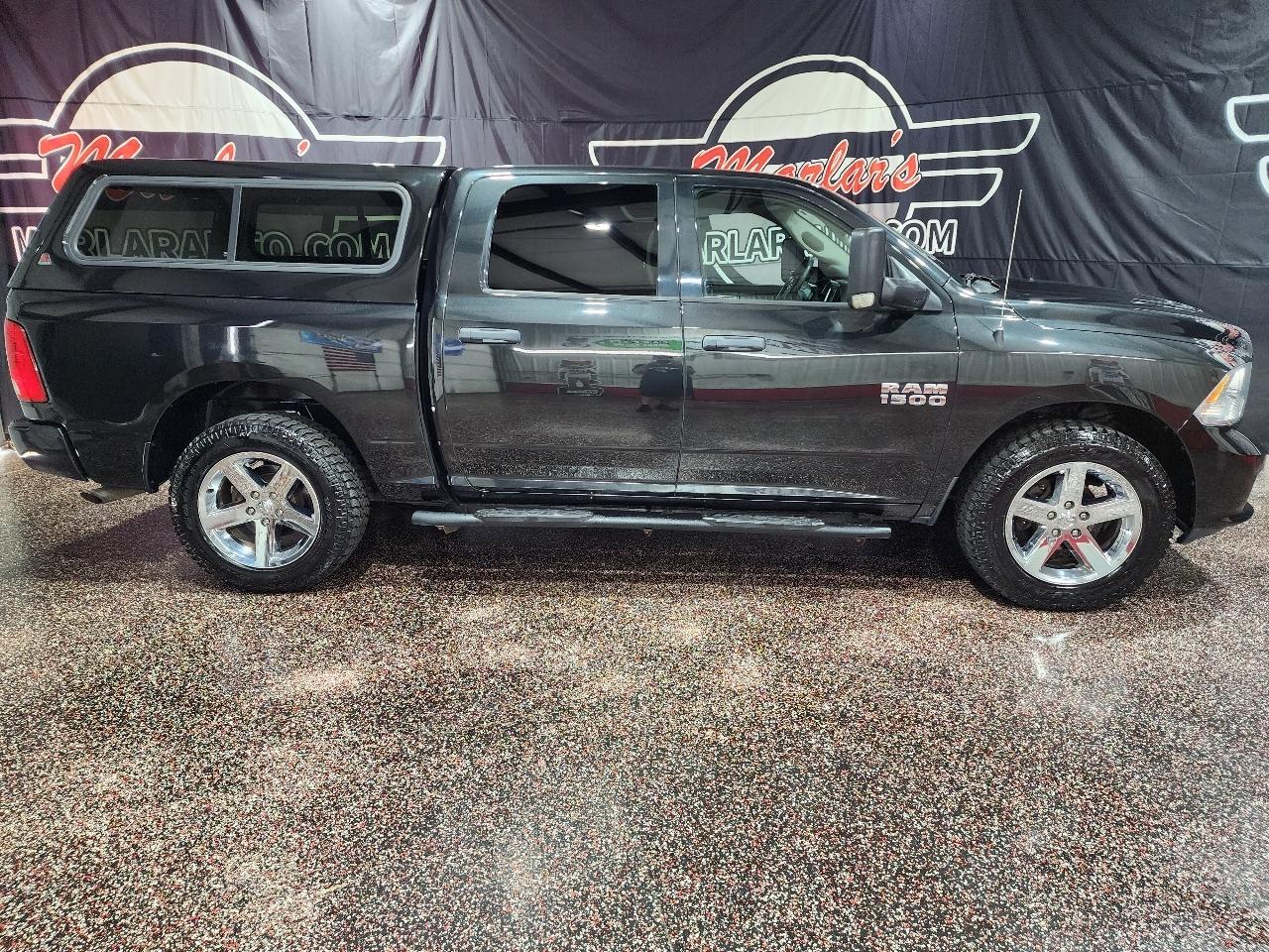 RAM 1500 4WD Crew Cab 140.5" Express 2016