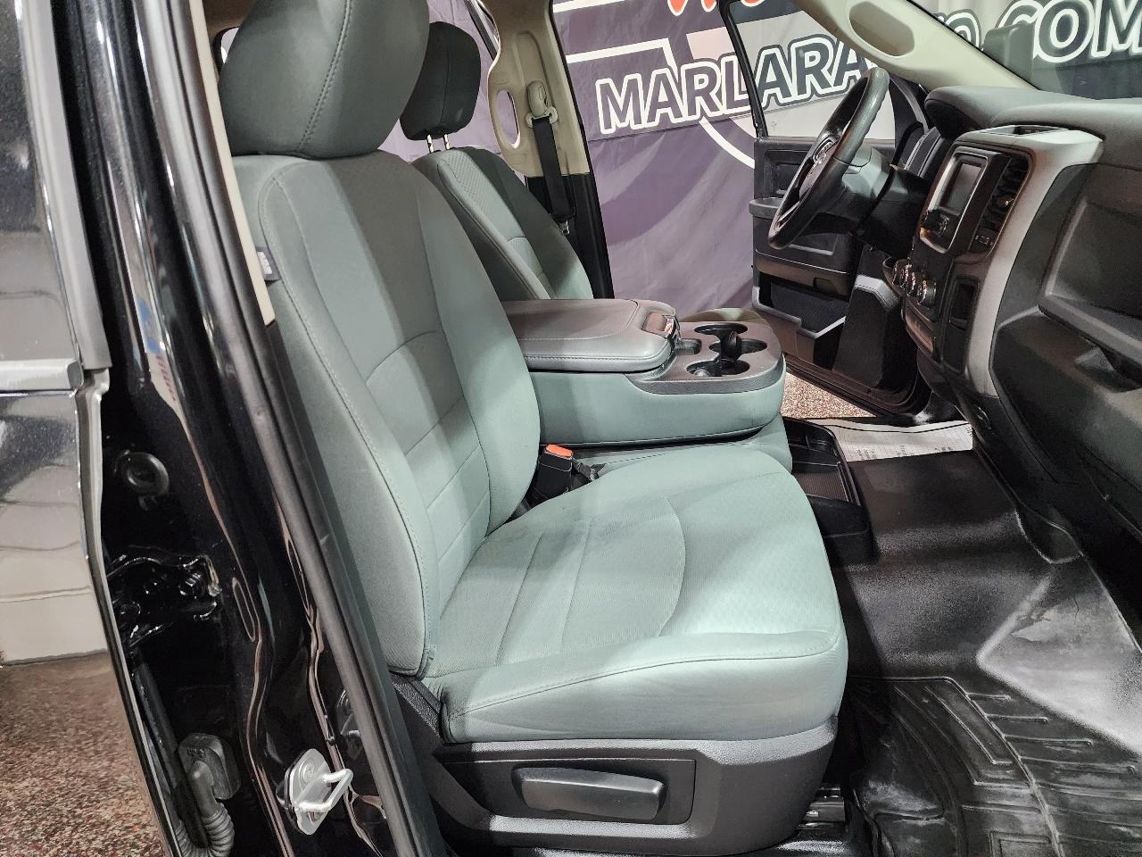 RAM 1500 4WD Crew Cab 140.5" Express 2016