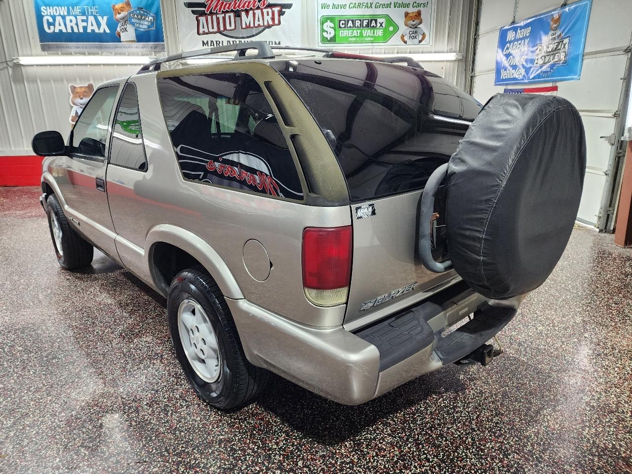 Chevrolet Blazer 2dr 4WD LS 2001
