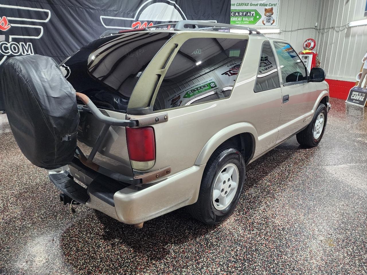 Chevrolet Blazer 2dr 4WD LS 2001