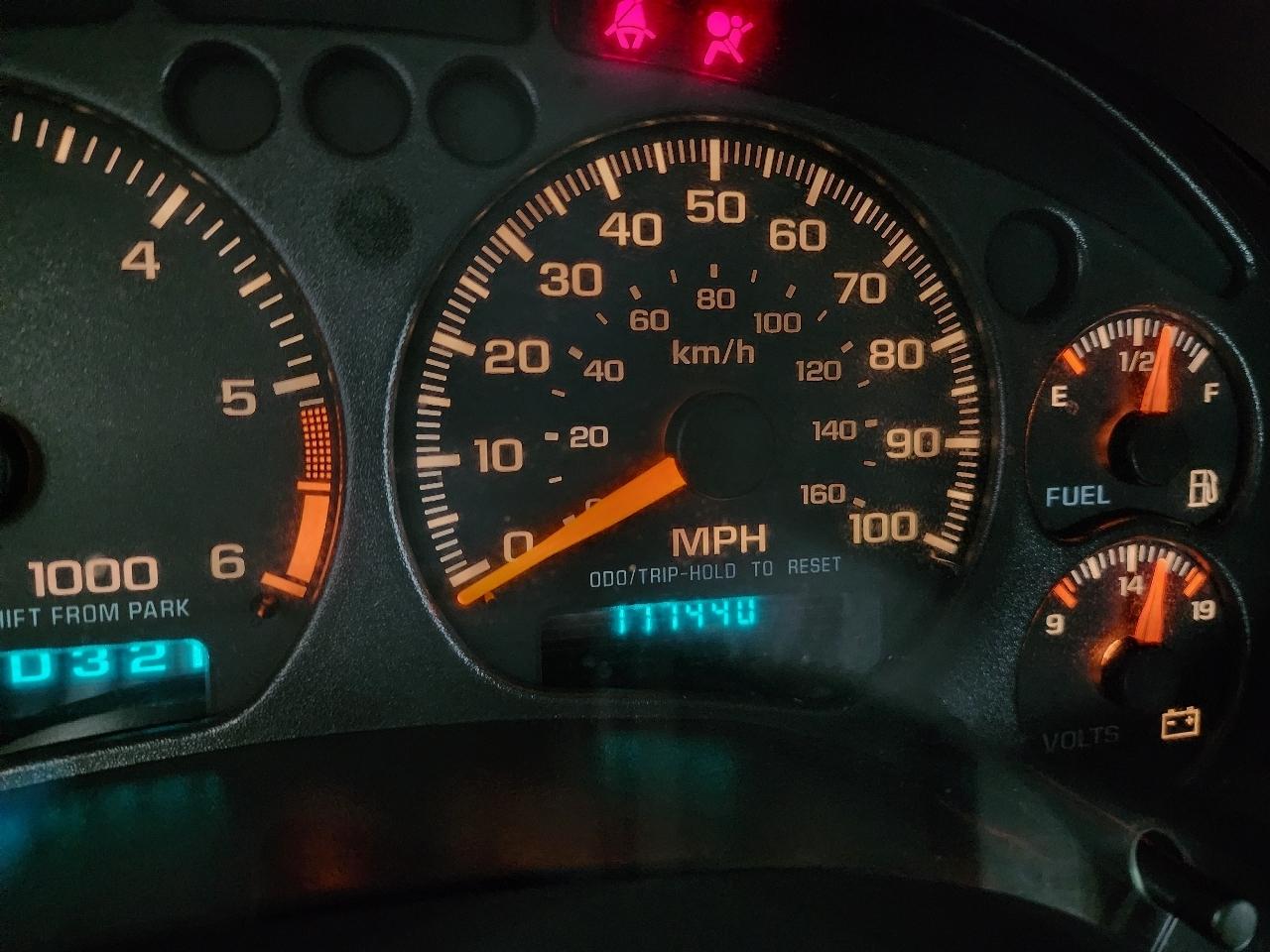 Chevrolet Blazer 2dr 4WD LS 2001