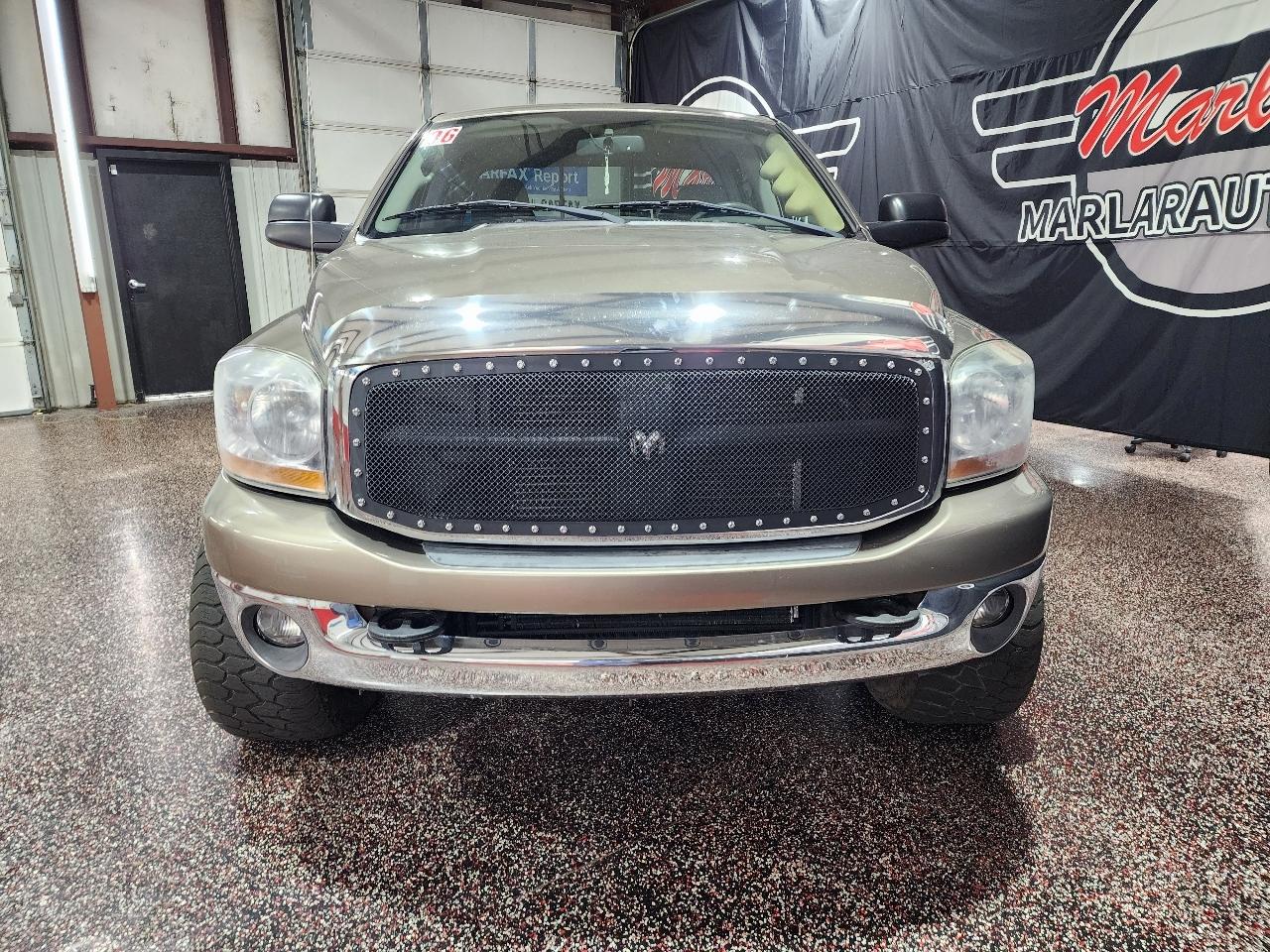 Dodge Ram 2500 4dr Quad Cab 140.5 4WD SLT 2006
