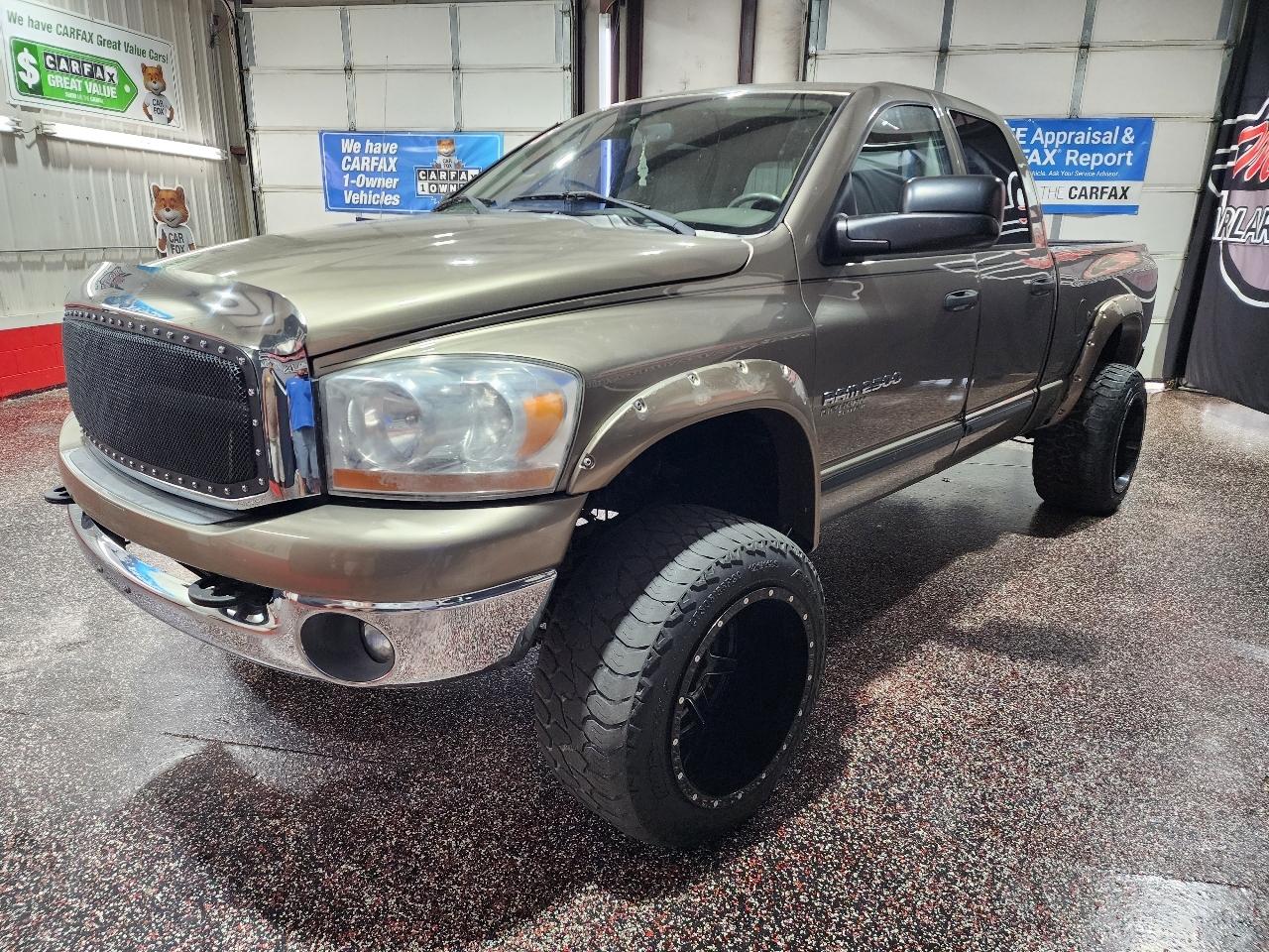Dodge Ram 2500 4dr Quad Cab 140.5 4WD SLT 2006