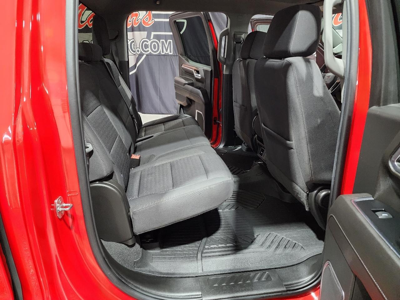 Chevrolet Silverado 1500 4WD Crew Cab 147" RST 2022
