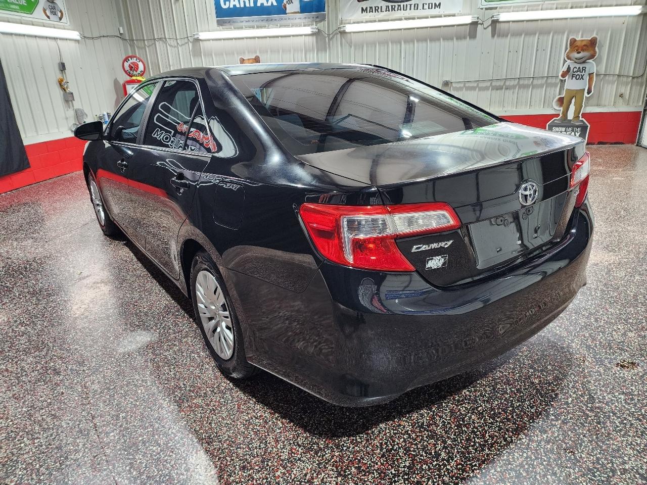 Toyota Camry 4dr Sdn I4 Auto XLE (Natl) 2013