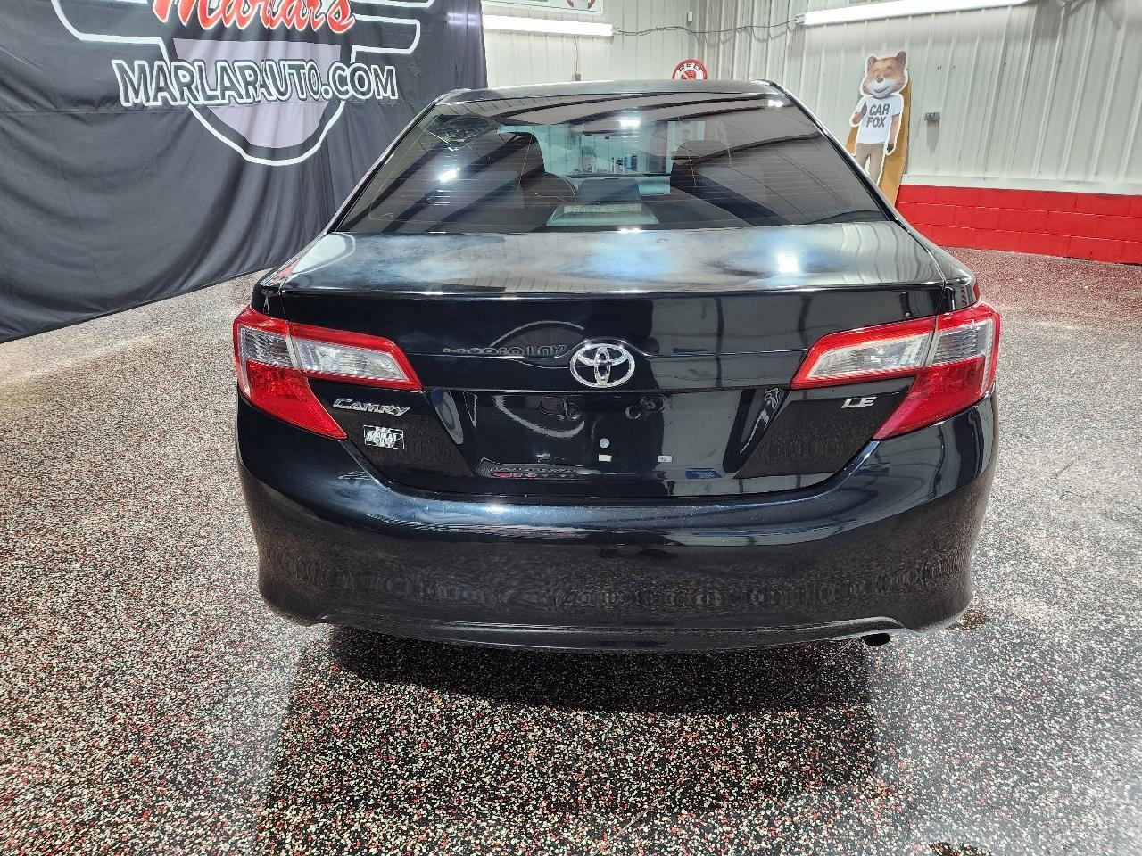 Toyota Camry 4dr Sdn I4 Auto XLE (Natl) 2013