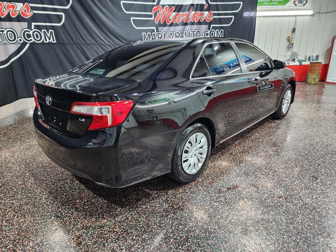 Toyota Camry 4dr Sdn I4 Auto XLE (Natl) 2013