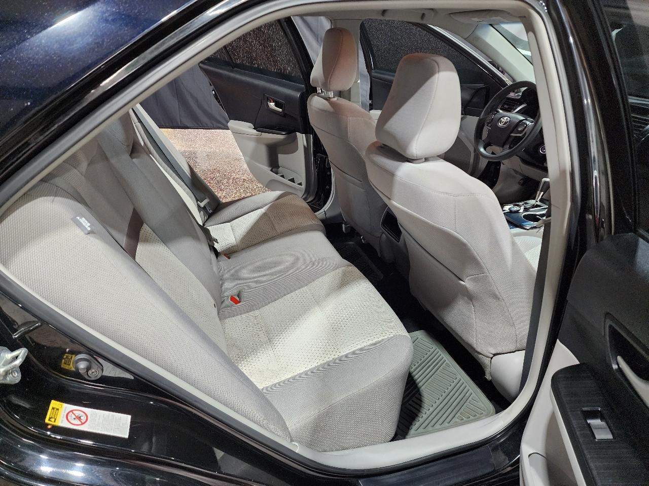 Toyota Camry 4dr Sdn I4 Auto XLE (Natl) 2013