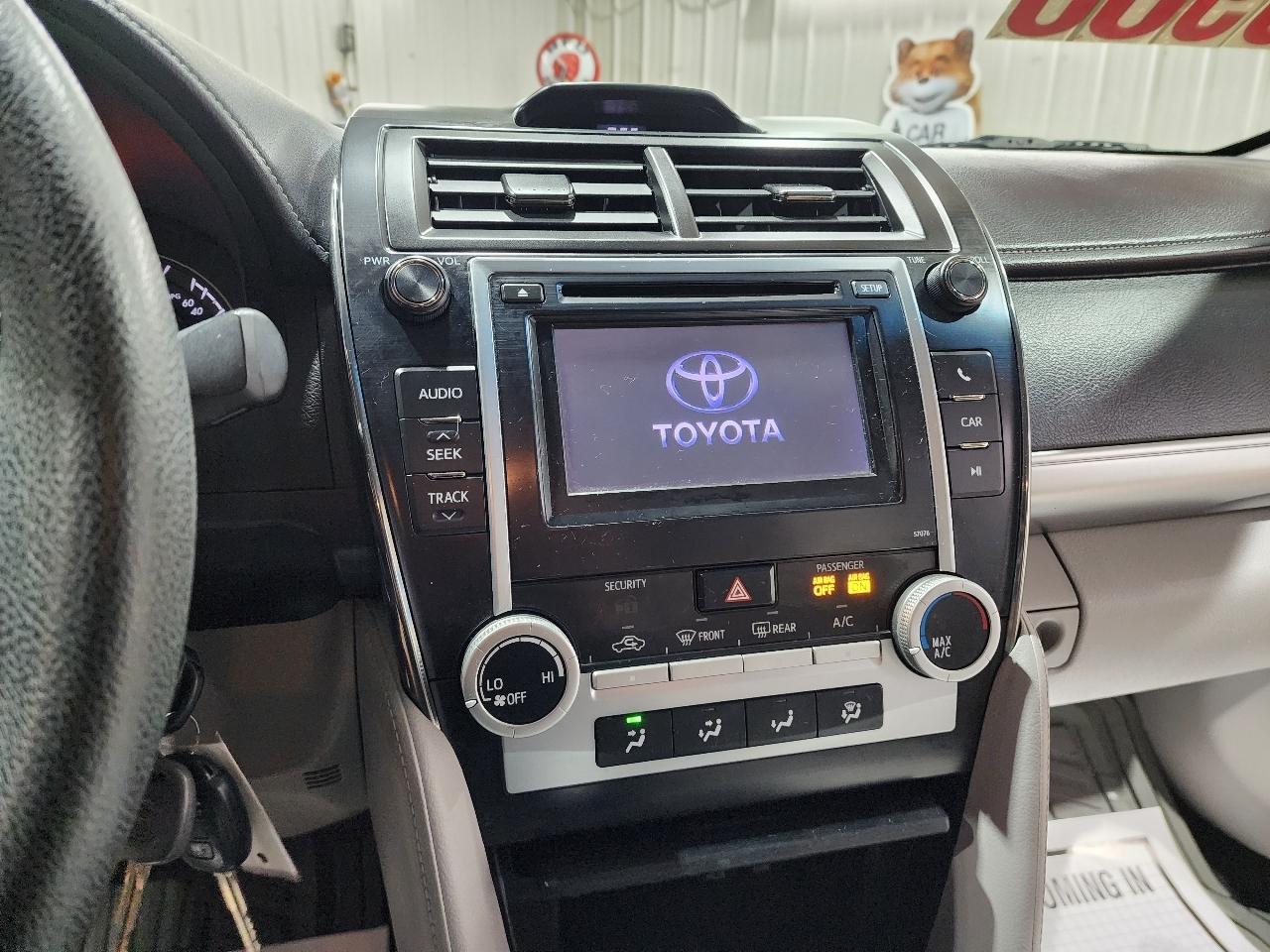 Toyota Camry 4dr Sdn I4 Auto XLE (Natl) 2013