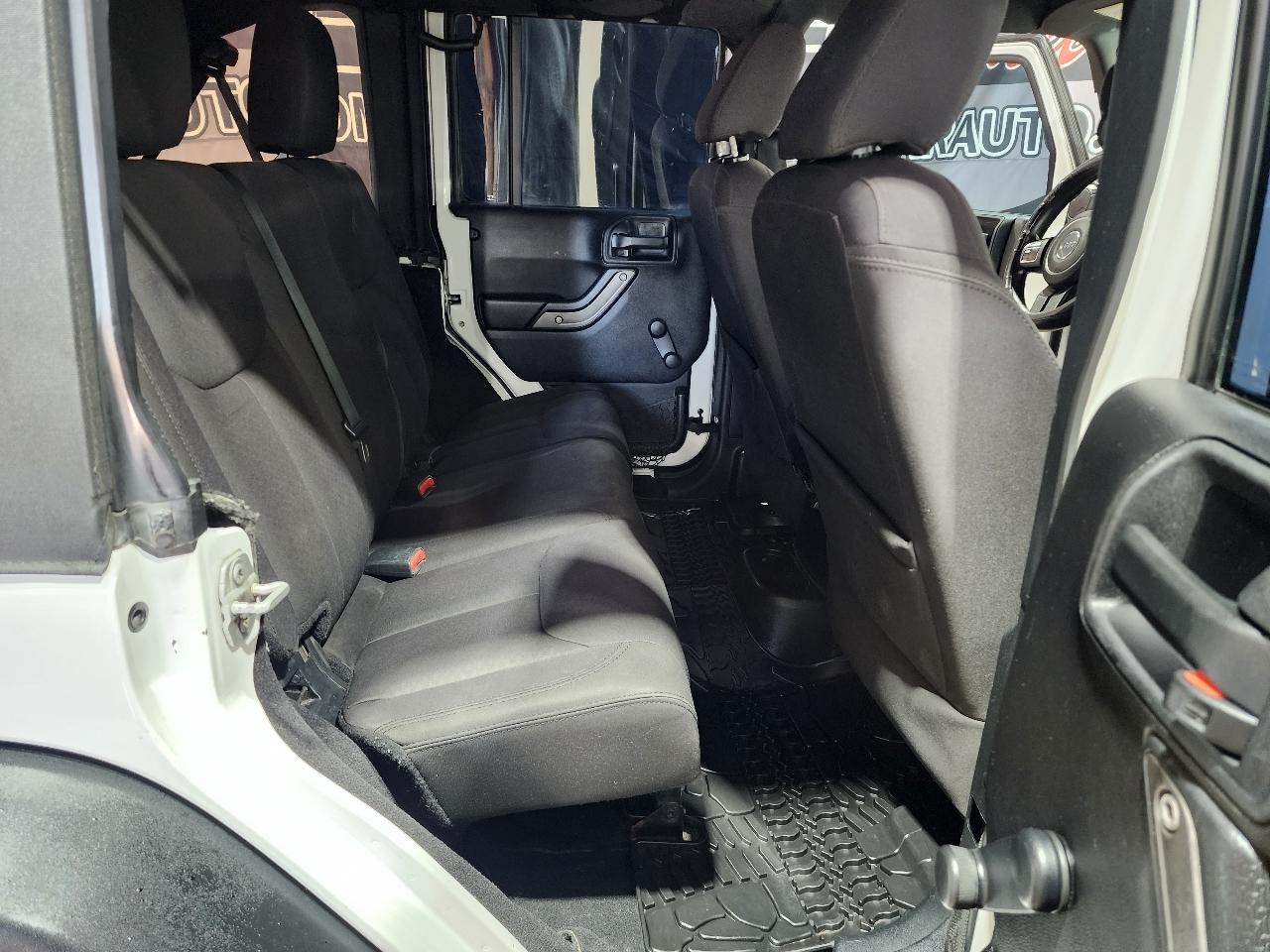 Jeep Wrangler Unlimited 4WD 4dr Sport 2014