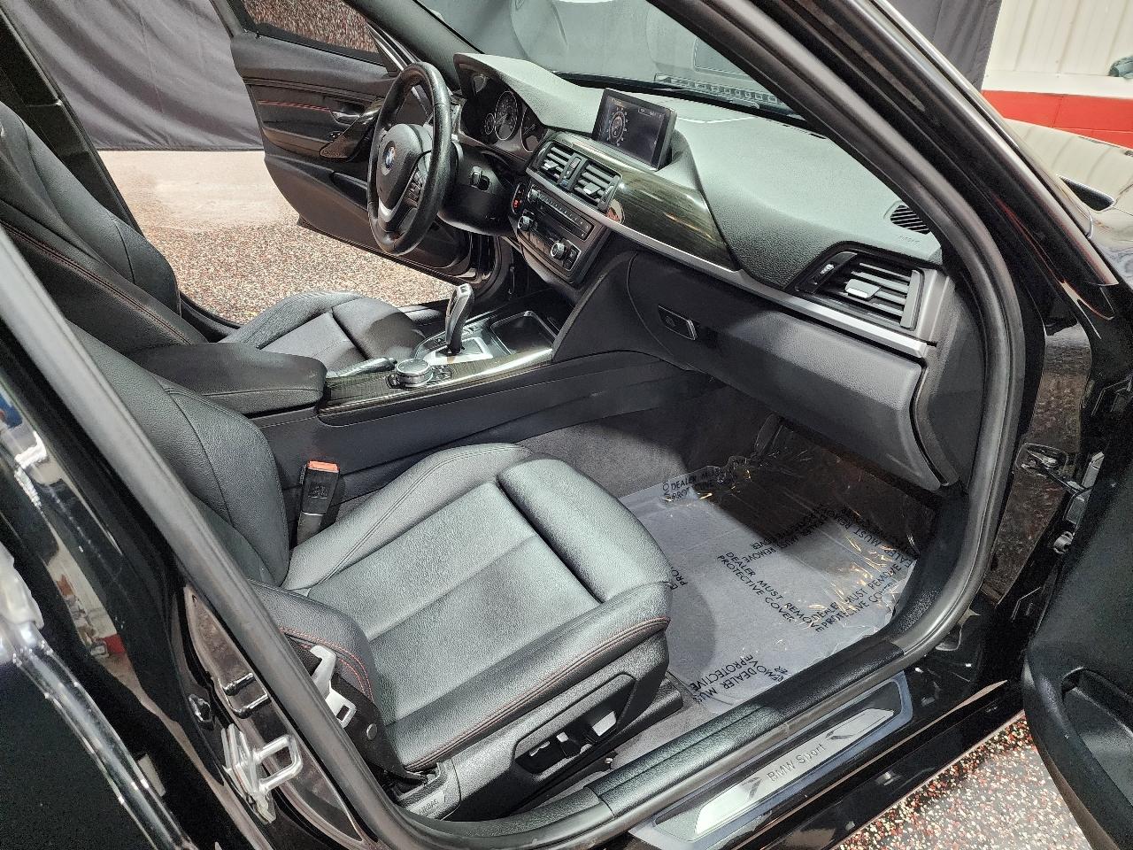 BMW 3 Series 4dr Sdn 328i xDrive AWD SULEV 2015